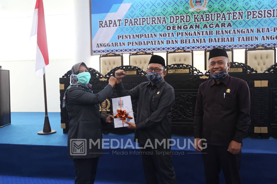 DPRD Pesbar Gelar Paripurna Penyampaian Nota KUA-PPAS APBD 2021