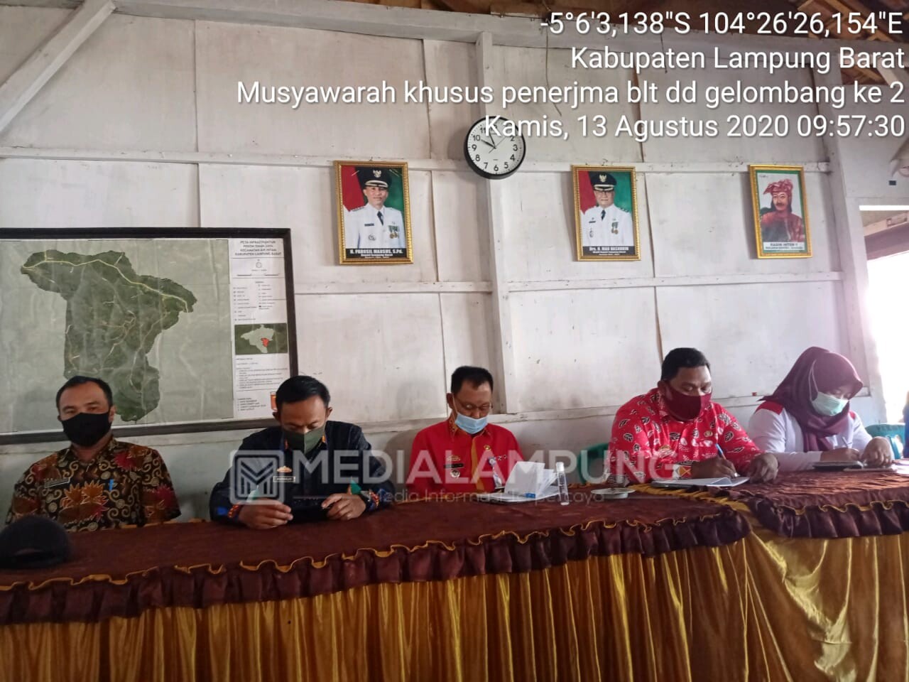 Hadiri Musdesus BLT-DD Pekon Sinarjaya, Camat dan Kepala Puskesmas Sumbang Saran 