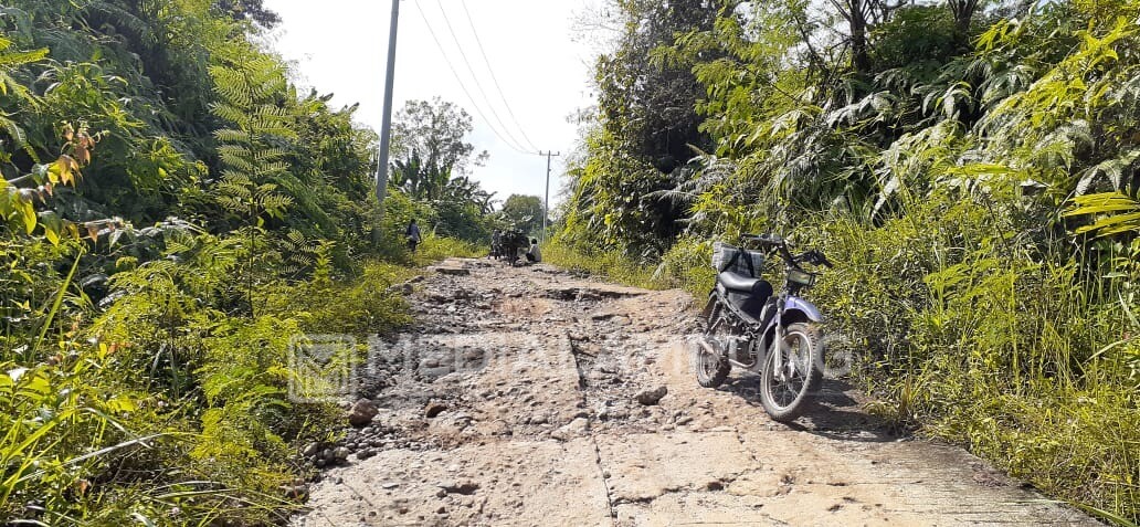 Lapor Pak Bupati!! Jalan Penghubung Negerijaya-Ringinjaya Rusak Parah