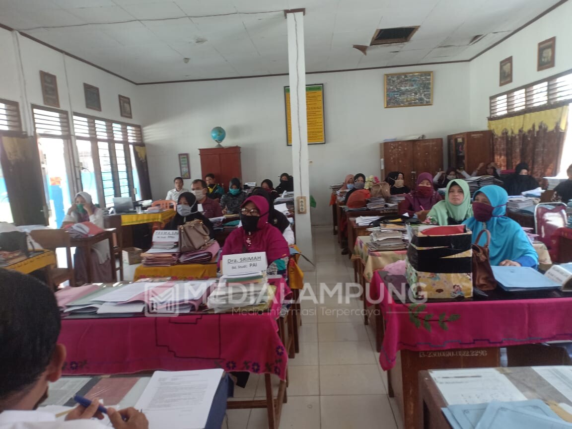 Sambut KBM Tatap Muka SMPN 1 Sumberjaya Lakukan Persiapan 