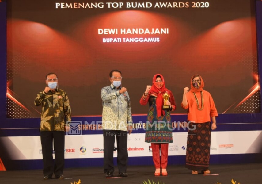 Dewi Handajani Sabet Penghargaan TOP Pembina BUMD 2020