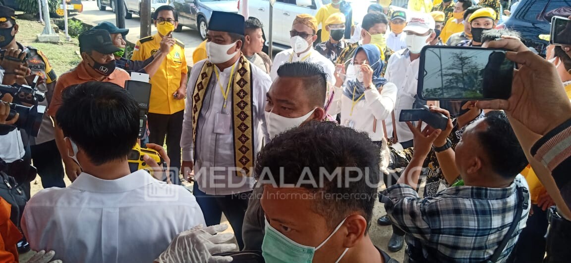 Pengurus Parpol dan Simpatisan Dampingi Musa-Dito Daftar ke KPU