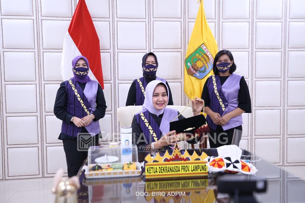 Riana Sari Dorong Pengembangan Desain Fashion dengan Manfaatkan Budaya Lokal