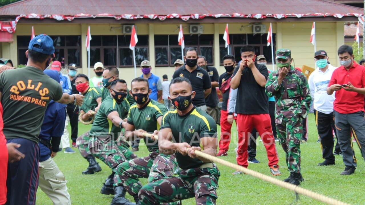 Dandim 0422/LB Hadiri Perayaan HUT Kabupaten Lambar Ke-29 Tahun