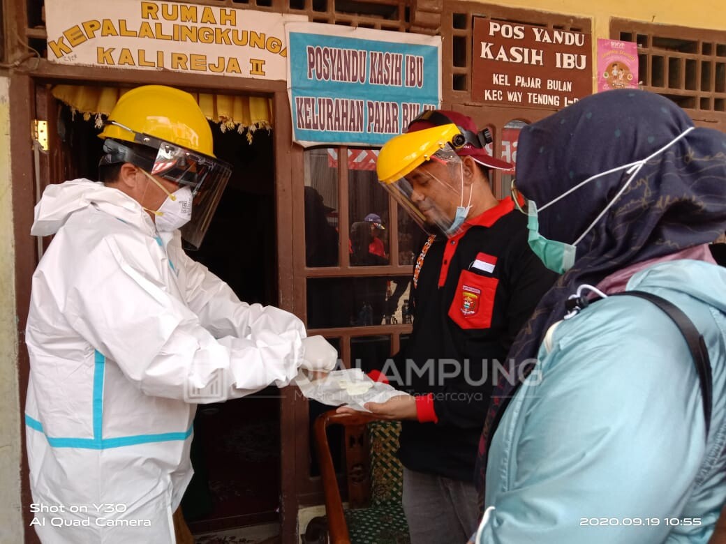 Parosil Pimpin Penyemprotan Disinfektan di Pasar-Pasar 