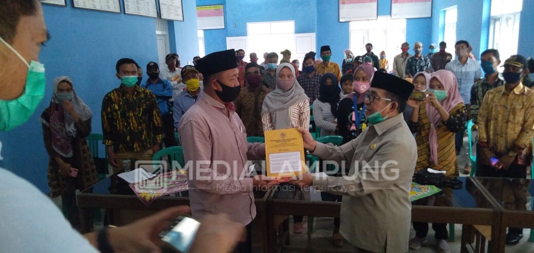 Aleg Fraksi Golkar DPRD Lampung Sosialisasikan Perda di Pekon Gunungterang 