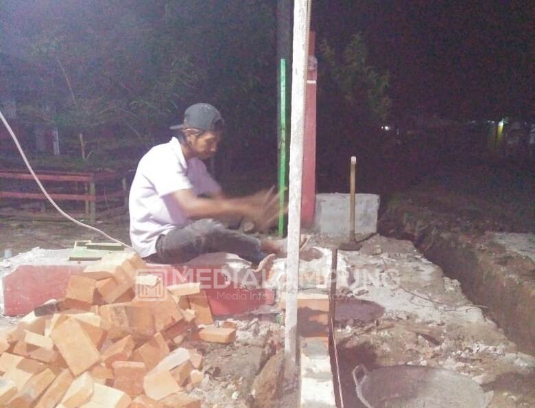 Pekerja Proyek Sekolah PT. Citra Primadona Perkasa Tagih Upah 