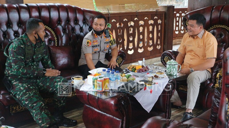 TNI-Polri Imbau Paslon Kondisikan Pendukung untuk Terapkan Prokes