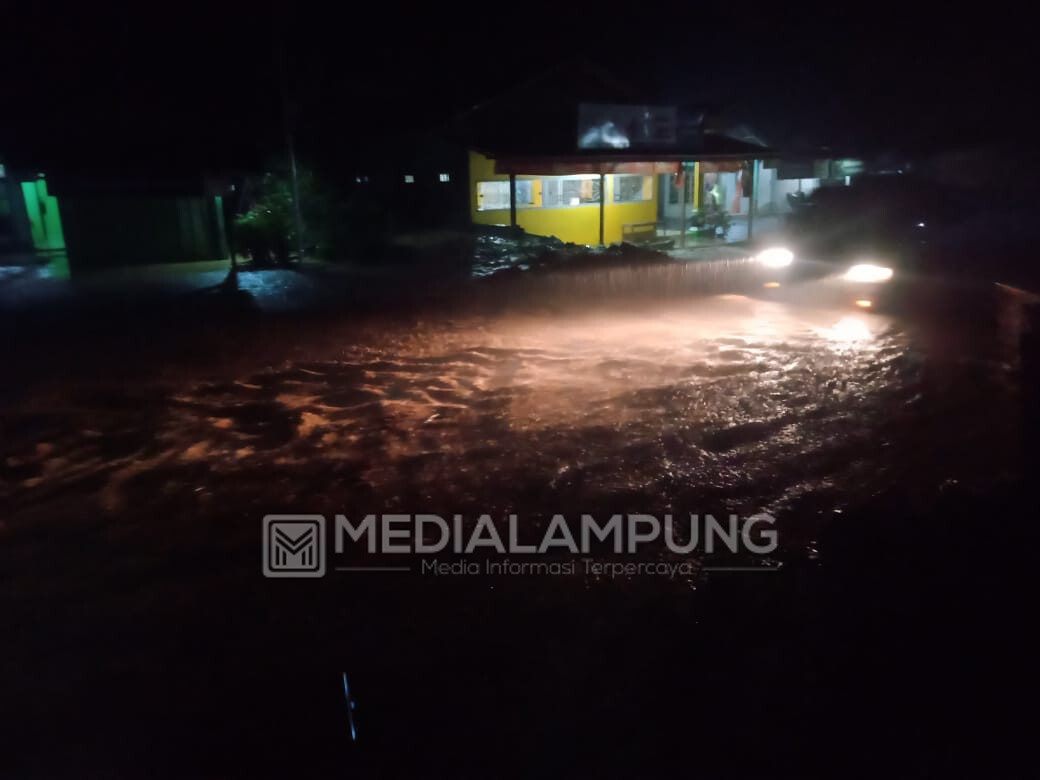 Longsor dan Banjir Bandang Kembali Memutus Jalinbar Tanggamus
