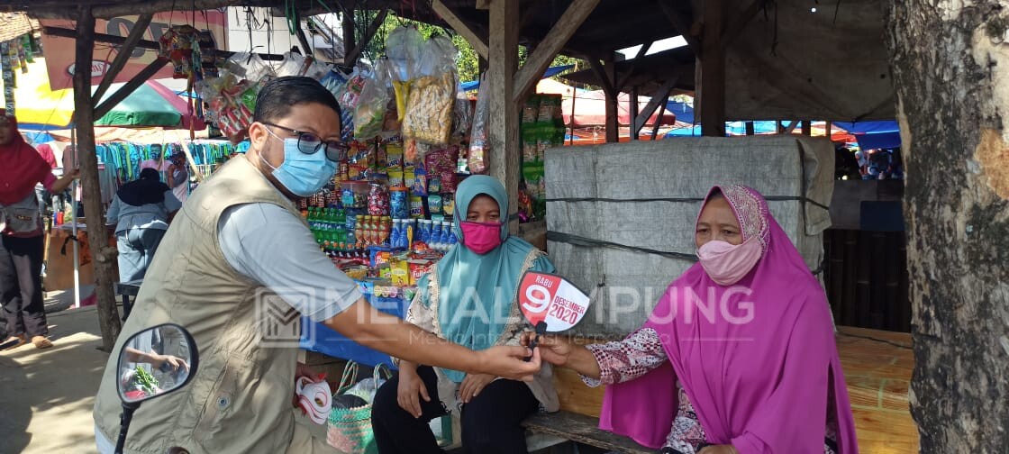 KPU Waykanan Sosialisasikan Pilkada di Pasar Banjit
