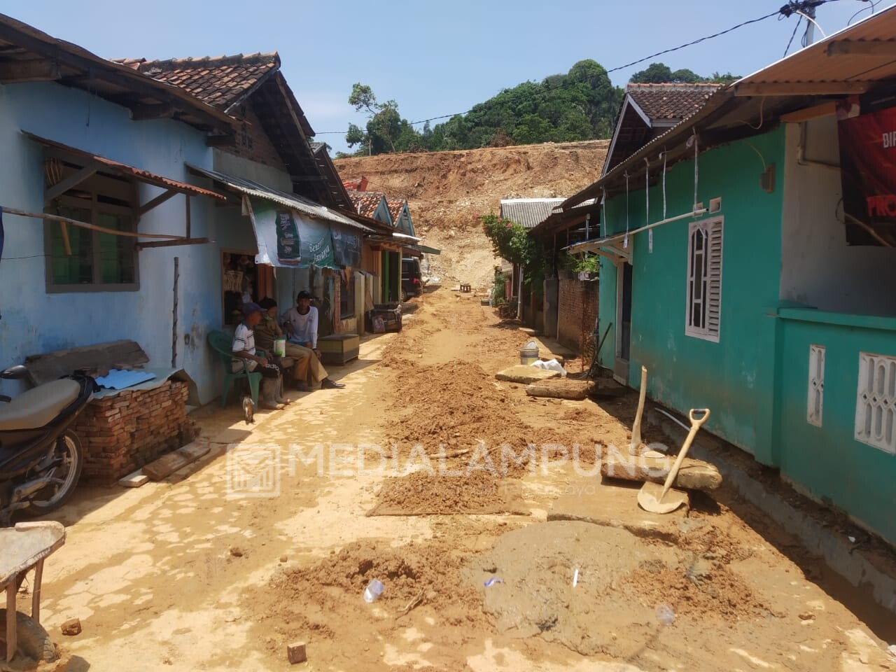 Sekitar 30 Rumah Warga Diterjang Banjir Disertai Lumpur