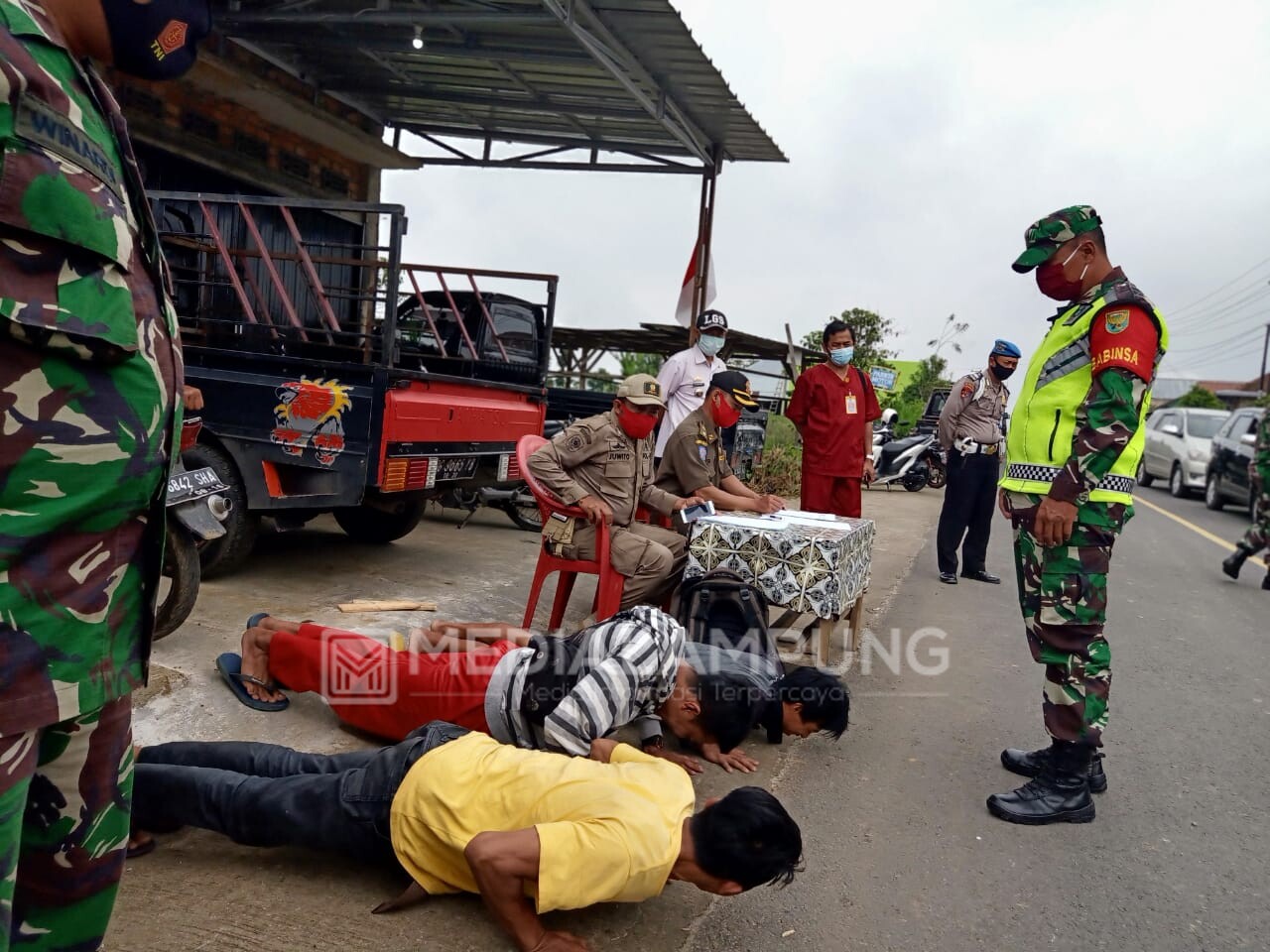 Sosialisasi Perbup No.46/2020, Tim Gabungan Gelar Operasi Yustisi di Sekincau