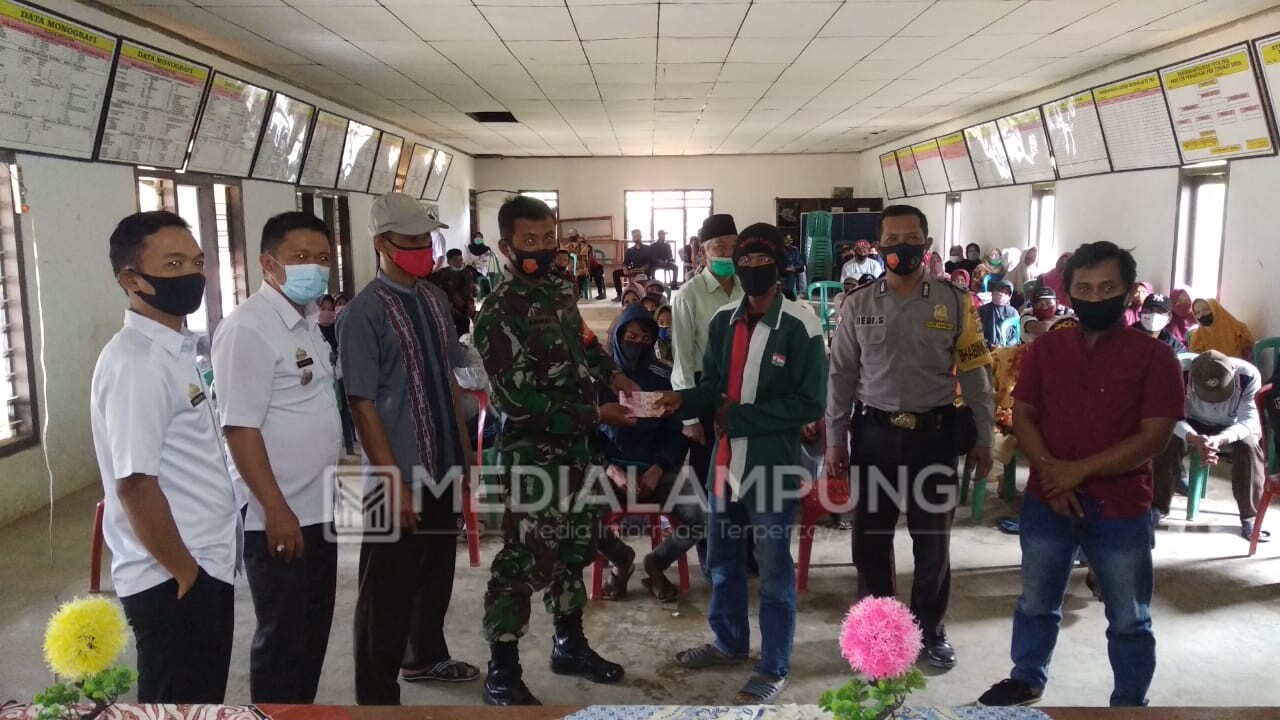 Pekon di Kecamatan Pagardewa Bergilir Salurkan BLT-DD Periode September 