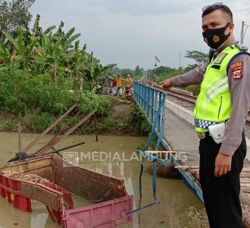 Polisi Menduga Sopir Truk yang Ditabrak KA Lalai