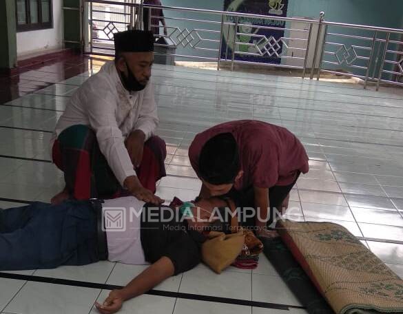 Seorang Jamaah Masjid Al-Wusto Pringsewu Meninggal Usai Shalat Jumat