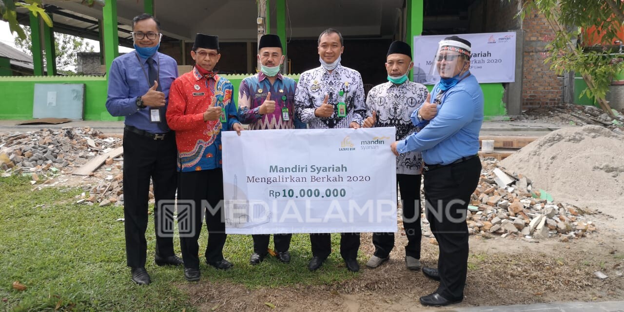 Milad ke-21, Mandiri Syariah KCP Liwa Gelar Program Mengalirkan Berkah untuk Umat