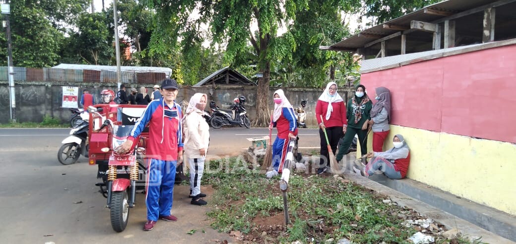 Kelurahan Rawalaut Terus Lakukan Bersih-bersih