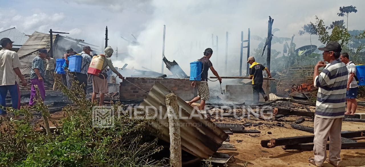 Peristiwa Kebakaran di Pekon Hujung, Korban Merugi Hingga Rp300 Juta lebih