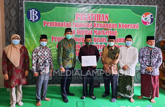 Polinela dan BI Gelar Pelatihan Pembuatan Laporan Keuangan dan Digital Marketing bagi Pesantren