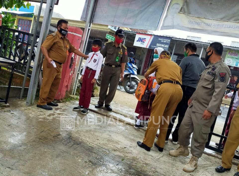 Hari Pertama KBM Tatap Muka Berjalan Lancar