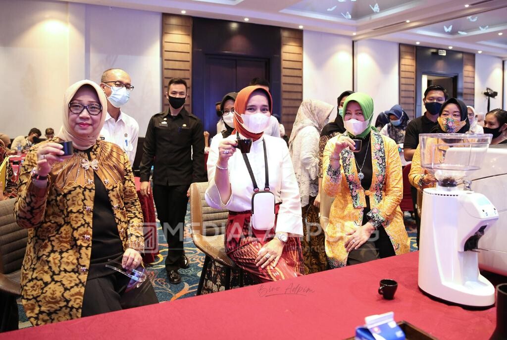 Riana Sari Bangkitkan Kembali Semangat Industri Kopi Lampung