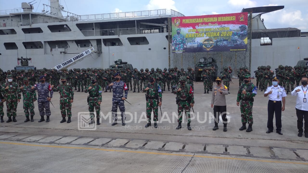 3.123 Prajurit Upacara Pemeriksaan Debarkasi Pasukan Satgasrat Brigif Raider-9/DY/2