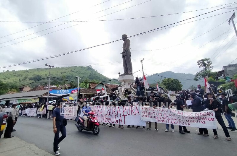 Tuntut Legalitas Tanah, Warga Pekon Sukapura Unjuk Rasa di Tugu Soekarno