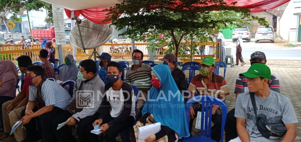 Kantor Pos Karanganyar Salurkan BST Kemensos Periode November 