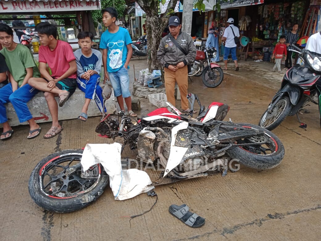 Tabrak Pagar Gorong-Gorong, Pengendara R15 Tewas Ditempat 