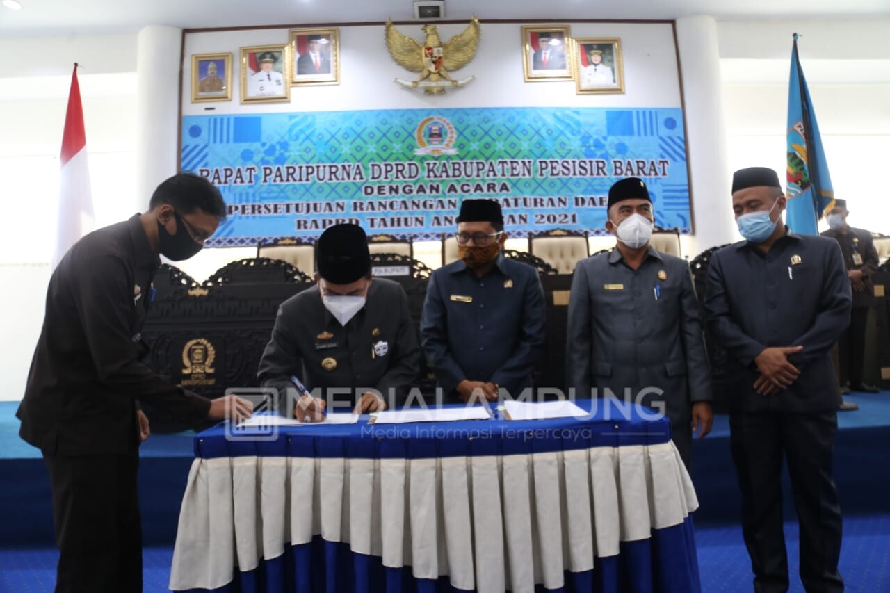 RAPBD Pesbar Tahun Anggaran 2021 Disetujui