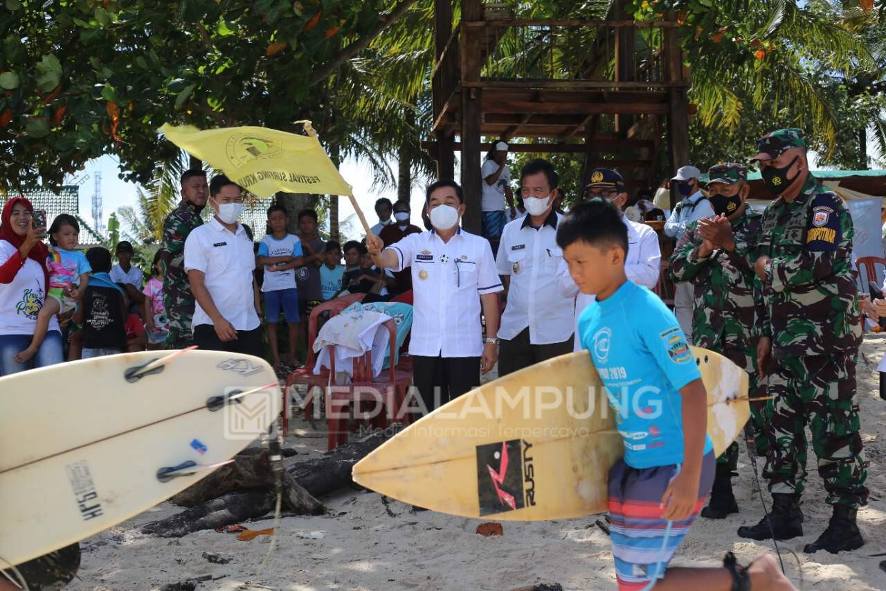 Pemkab Pesbar Gelar Pjs Bupati Surfing Kompetisi Lokal