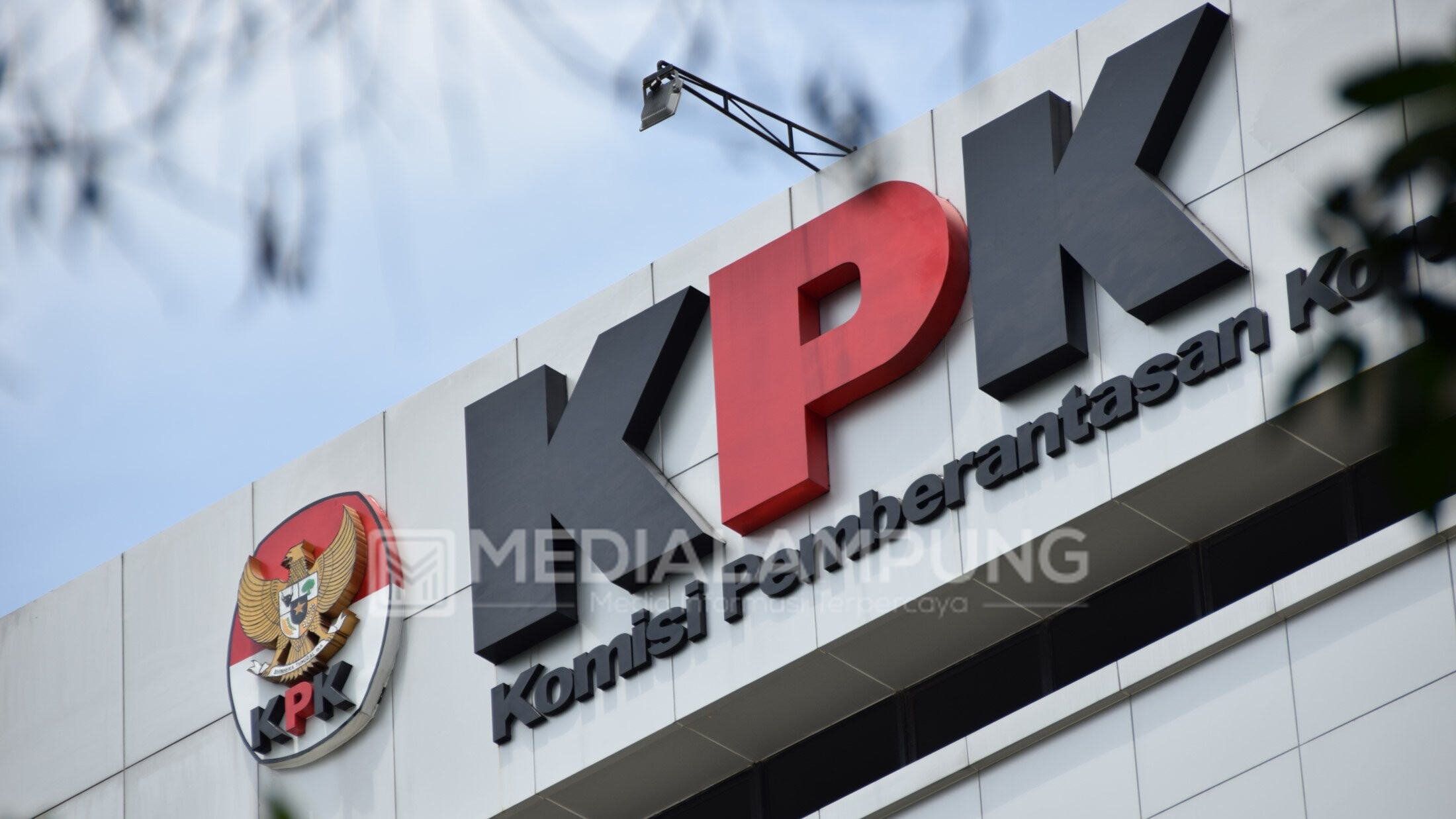 KPK Kembali Periksa Dua Saksi Kasus Korupsi DPUPR Lamsel