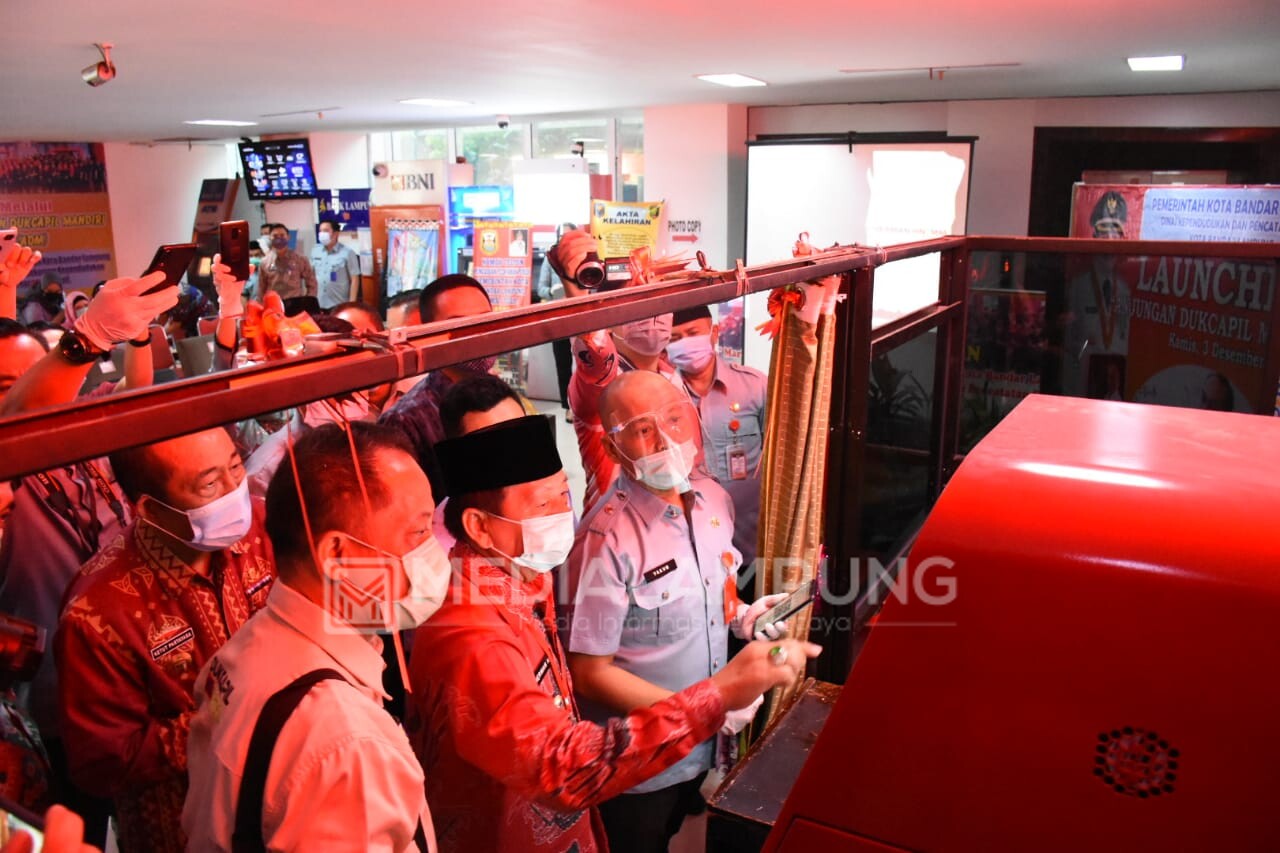 Herman HN Resmikan Mesin Anjungan Dukcapil Mandiri