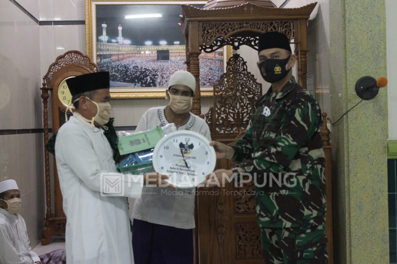 Dandim Romas Hadiri Kegiatan Manunggal Sholat Subuh