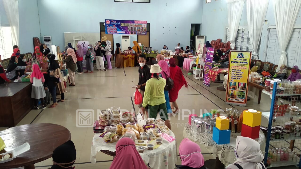 Kenalkan Produk, UMKM Pesbar Gelar Bazar