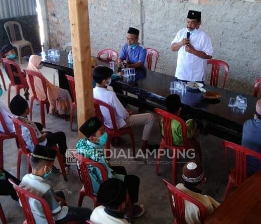 Bersama Anak Yatim, Sumarsono Doakan Pilkada Aman, Damai, dan Lancar