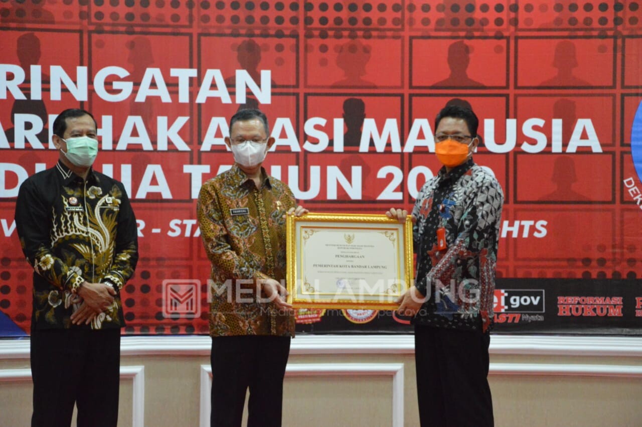 Bandarlampung Raih Penghargaan Kota Peduli HAM dari Kemenkumham