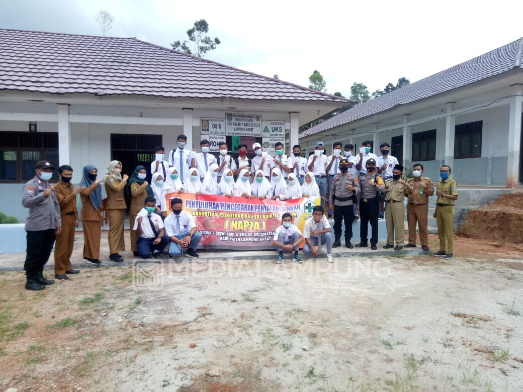 Cetak Generasi Bersih Narkoba, Puluhan Siswa SMA Batuketulis Ikuti Penyuluhan