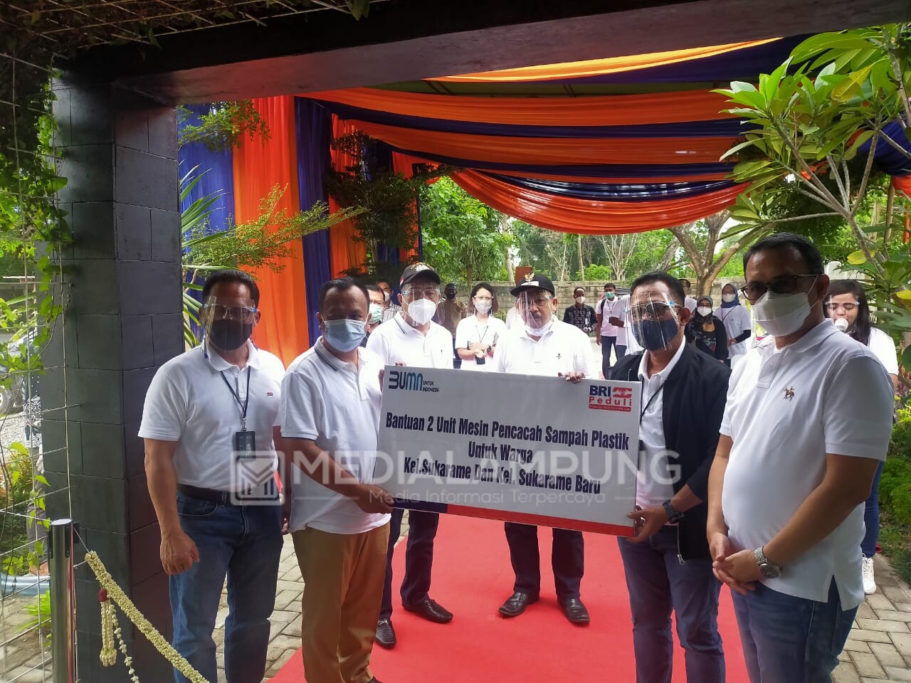 BRI Berikan Bantuan Mesin Pencacah Plastik untuk Warga Sukarame