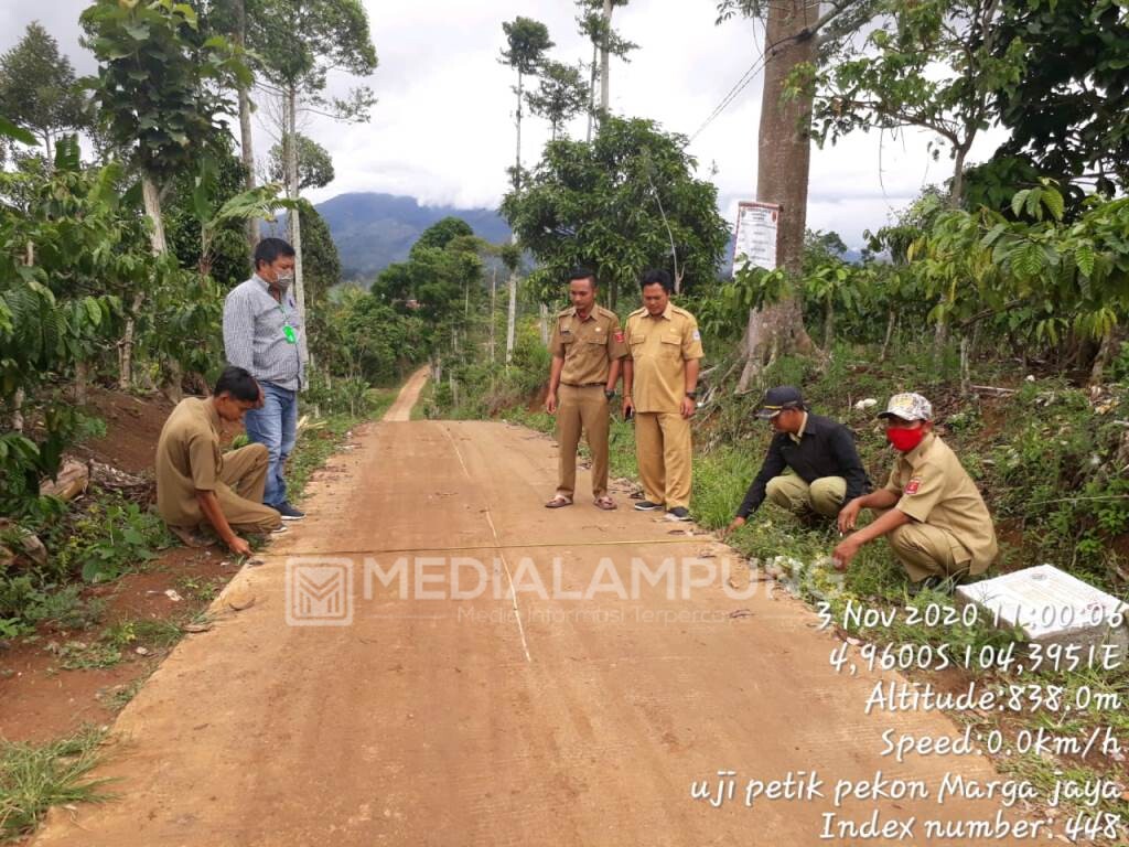 Margajaya Realisasikan Bangunan Rabat Beton