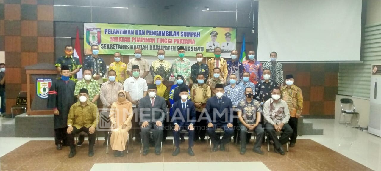 Bupati Pringsewu Lantik Sekkab Hasil Seleksi Terbuka JPTP
