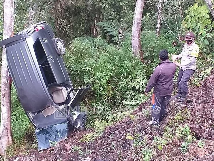 Beruntung, Sopir dan Penumpang Innova Hanya Alami Luka Ringan