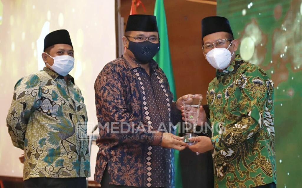 UIN Lampung Terima Penghargaan ADIKTIS 2020