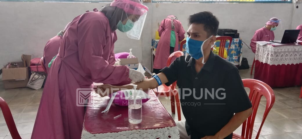 Pegawai dan WBP Rutan Krui Ikuti Rapid Test Metode Serologi