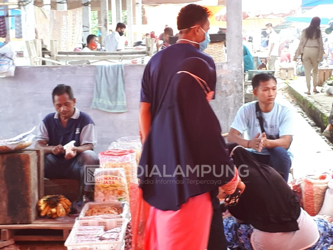 Waduh, Warga Diduga Positif Covid-19 Berkeliaran Bebas di Pasar?