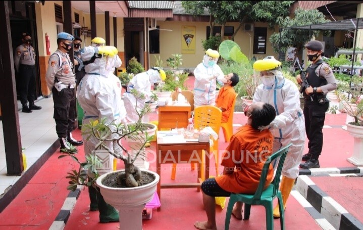 Tahanan Polres Pringsewu Jalani Rapid Test