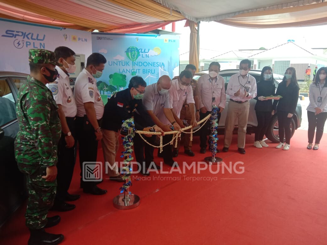 Tol Lampung Kini Miliki Pengisian Kendaraan Listrik