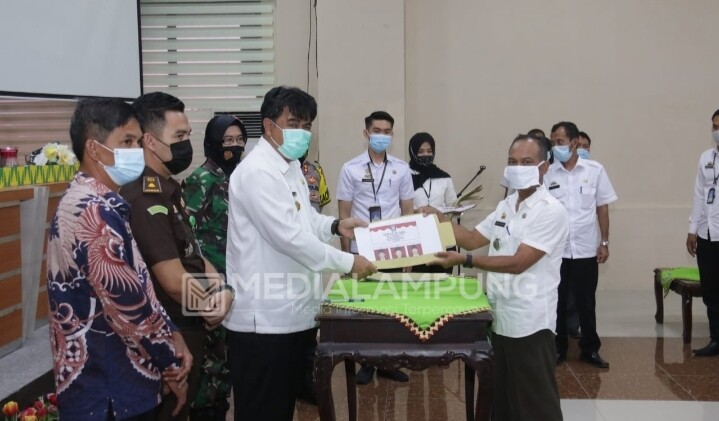 Sekkab Pringsewu Minta Perangkat Pekon Tetap Menjaga Netralitas