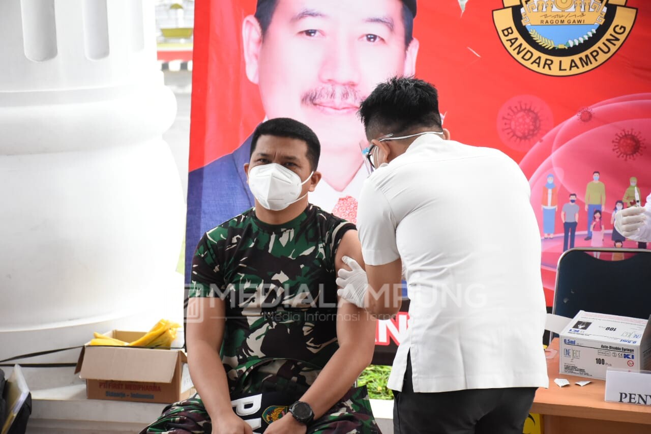 Dandenpom Lampung Ikuti Vaksinasi Dosis Kedua