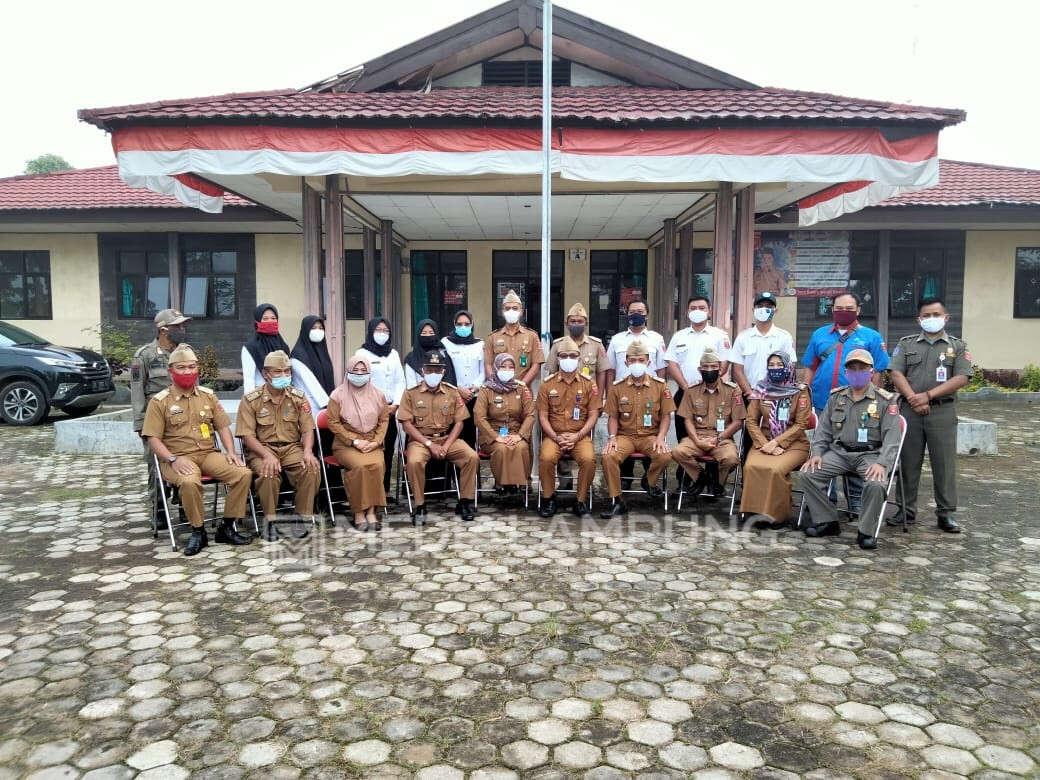 Briefing Bersama Jajaran, Ini Kata Camat Ernawati